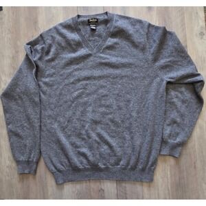 Neiman Marcus 100% Cashmere V Neck Sweater-Men's Size Large-Gray-Classic Luxury